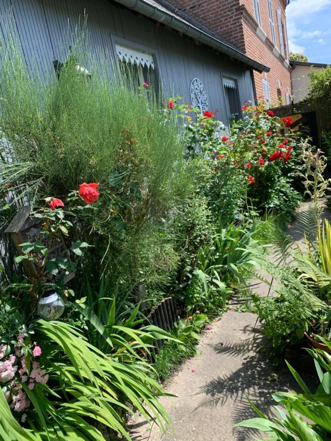 Livarot-Pays-d'AugeDom'S Garden住宿加早餐旅馆 外观 照片